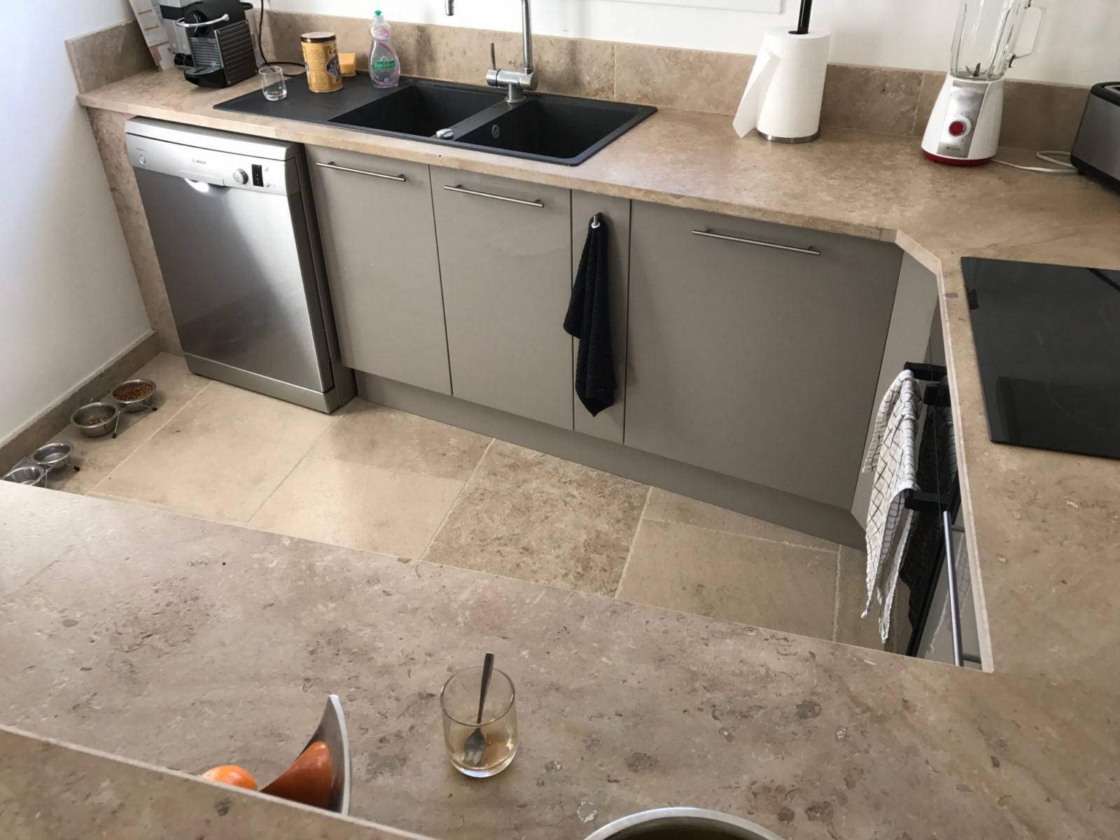 installation de cuisine &agrave; paris 75007. conception sur mesure, pose et r&eacute;novation par des experts. devis rapide et finitions soign&eacute;es dans le 7e.