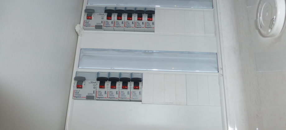 mise aux normes électrique haut de gamme Paris 7ᵉ tout savoir sur les normes électriques à paris 7 : mise en conformité nfc 15-100, diagnostics et sécurité. conseils d’experts et interventions rapides.