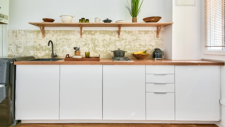 d&eacute;couvrez nos solutions de plan de cuisine sur-mesure pour la r&eacute;novation de votre appartement &agrave; paris 75007. faites confiance &agrave; nos experts pour moderniser et optimiser votre espace culinaire.