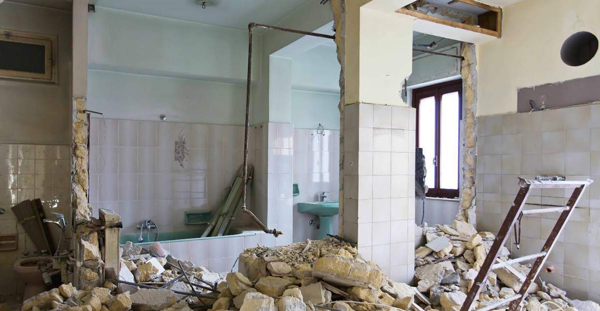 d&eacute;couvrez nos conseils et astuces pour une r&eacute;novation r&eacute;ussie de votre maison ou appartement. am&eacute;liorez votre int&eacute;rieur, valorisez votre bien et r&eacute;alisez vos projets gr&acirc;ce &agrave; nos experts en r&eacute;novation.