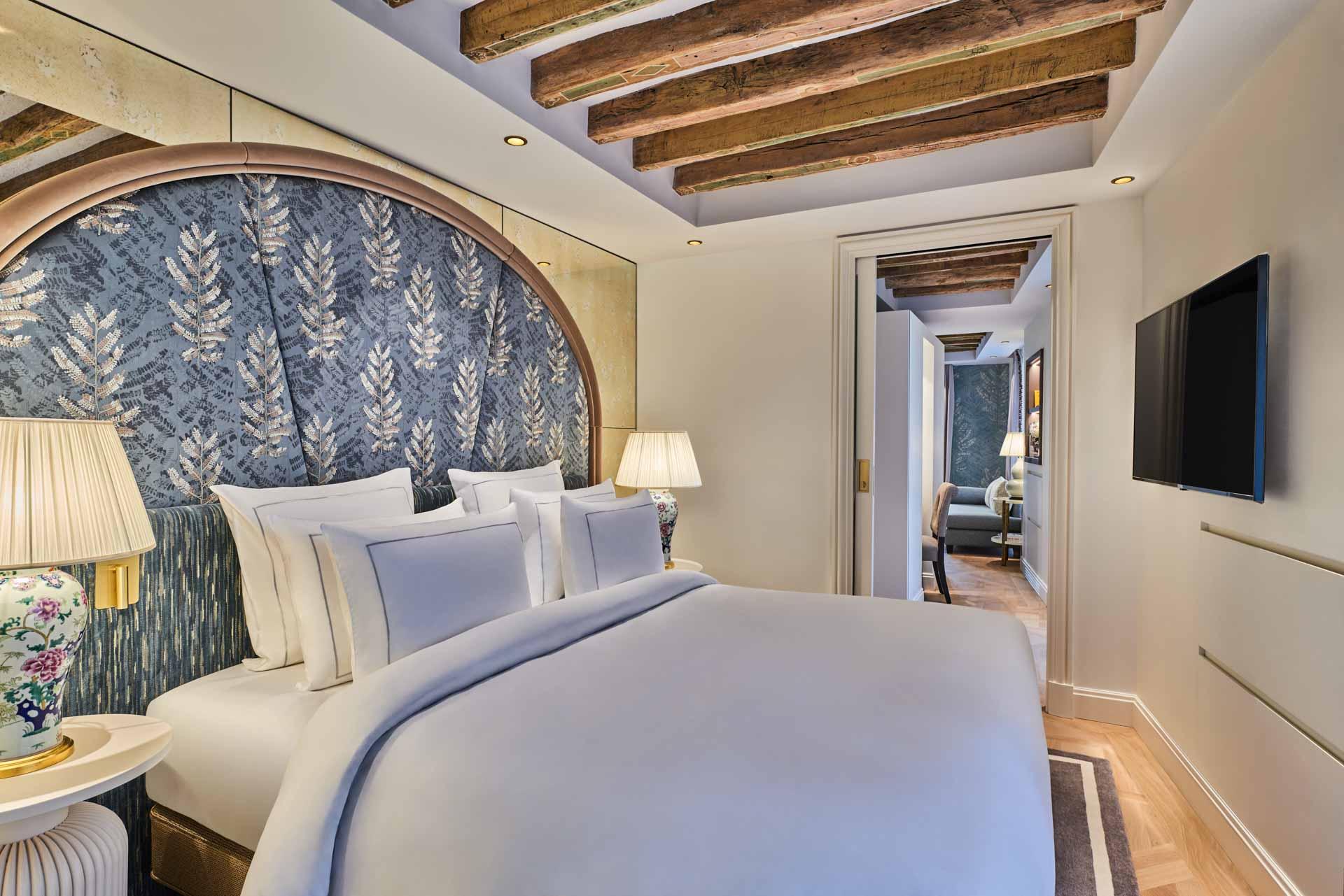 d&eacute;couvrez nos services de r&eacute;novation pour h&ocirc;tel &agrave; paris 7e : design &eacute;l&eacute;gant, optimisation des espaces et modernisation compl&egrave;te pour valoriser votre &eacute;tablissement.