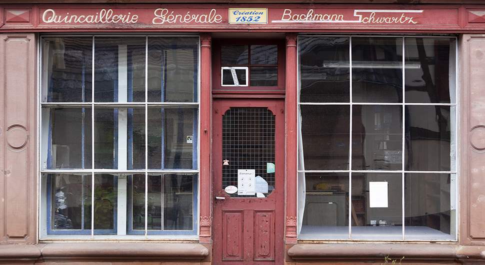 d&eacute;couvrez nos conseils et solutions pour r&eacute;ussir la r&eacute;novation de votre local professionnel ou commercial. suivez nos &eacute;tapes pour moderniser et valoriser votre espace selon vos besoins et votre budget.