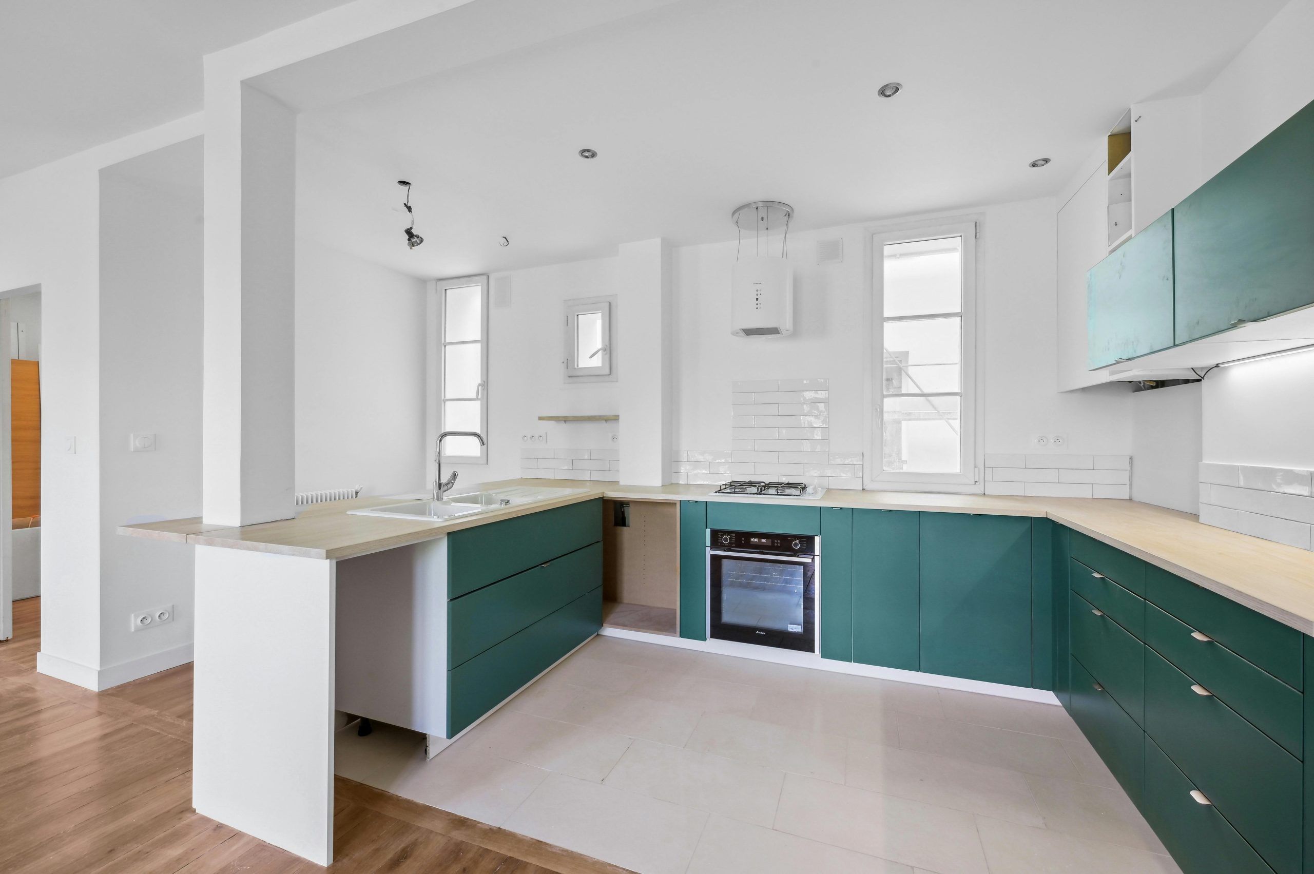 société de rénovation de maison Paris 75007 confiez la rénovation de votre maison à paris 75007 à des experts. solutions sur mesure, respect du patrimoine, devis gratuit. transformez votre intérieur avec style.