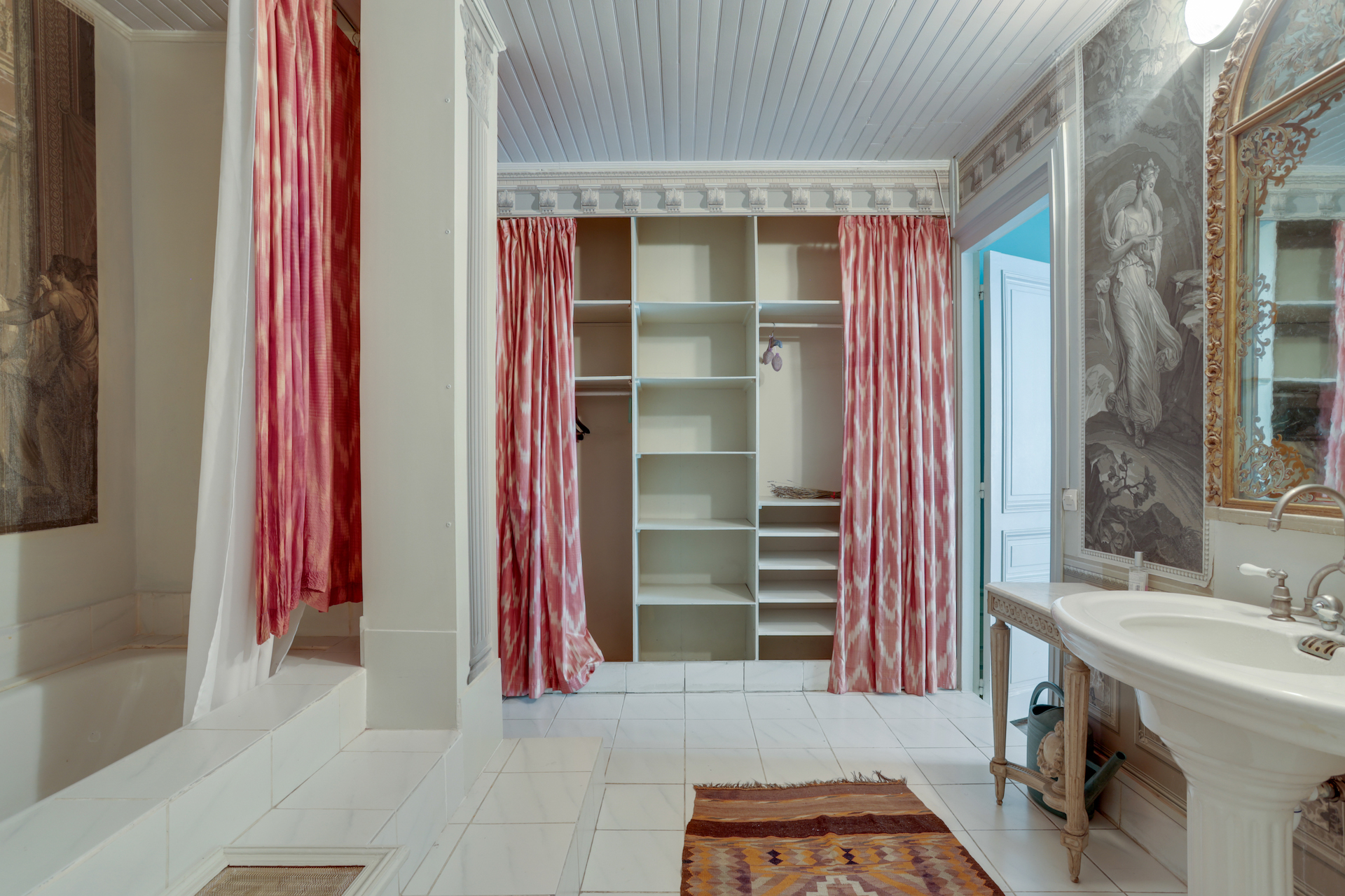 société rénovation maison Paris 75007 confiez la rénovation de votre maison à paris 75007 à des experts. qualité, conseils personnalisés et respect des délais pour transformer votre intérieur avec succès.