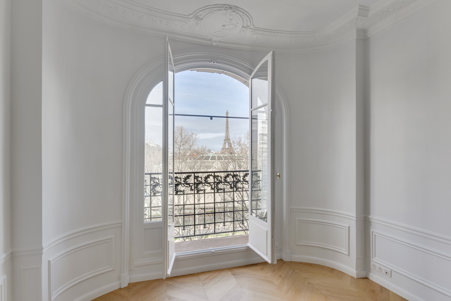 Découvrez renovation paris 75007 : notre histoire et notre zone d’intervention dans le 7e et aux alentours confiez votre rénovation à paris 75007 à des experts qualifiés. travaux sur mesure, conseils personnalisés et accompagnement de a à z pour rénover appartement, maison ou bureaux dans le 7e arrondissement.