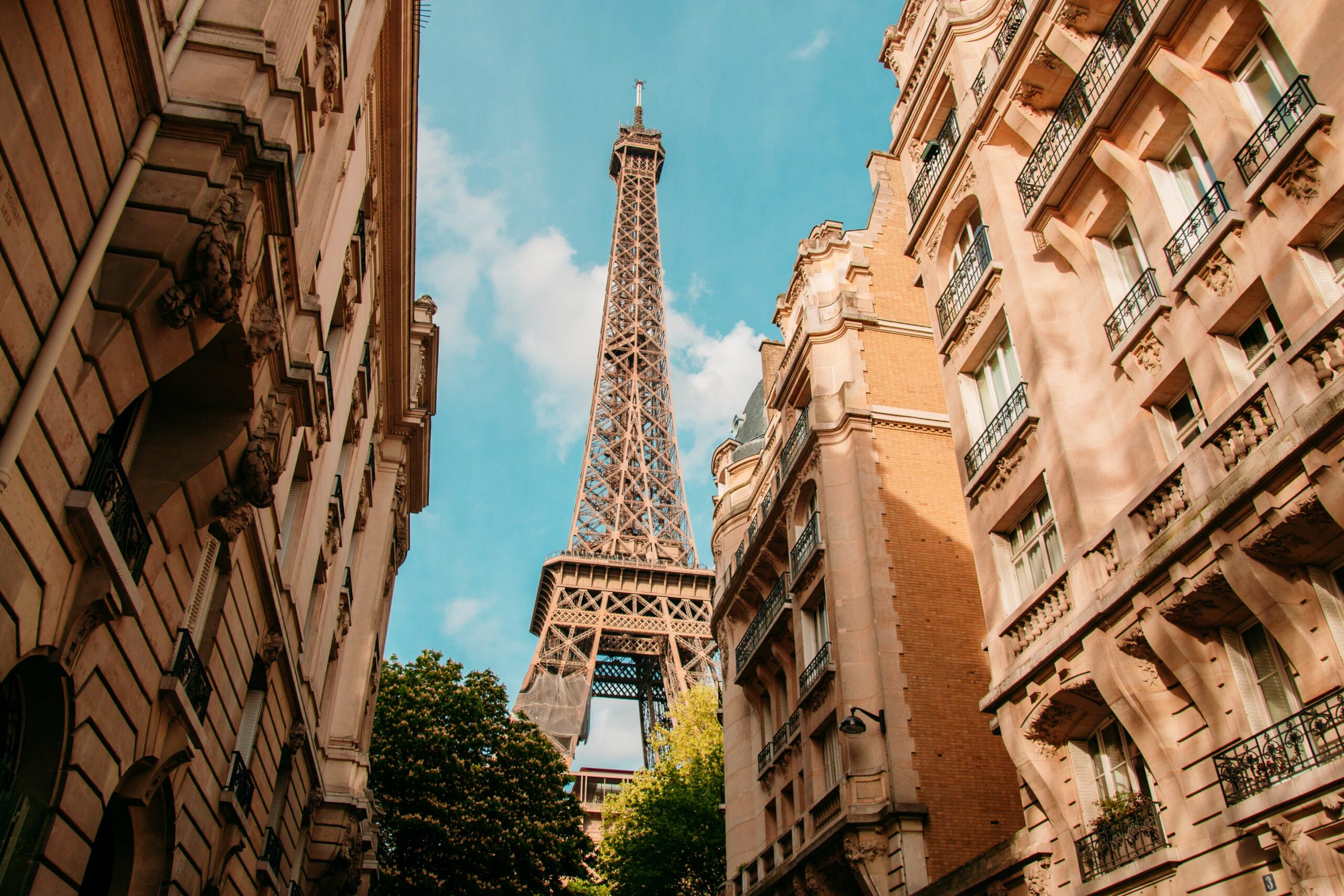 société rénovation paris confiez votre rénovation à paris à des experts qualifiés. travaux sur-mesure, conseils personnalisés et accompagnement complet pour valoriser votre bien. devis gratuit et rapide !