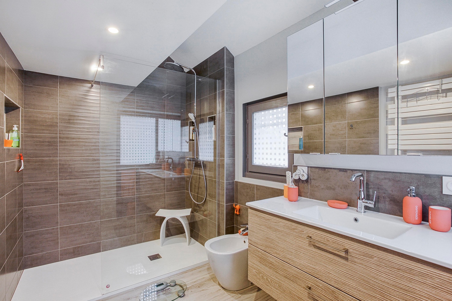 confiez la r&eacute;novation de votre salle de bains dans le 75007 &agrave; des experts. modernisez votre espace avec des solutions sur-mesure, travaux rapides et finitions de qualit&eacute;. devis gratuit !