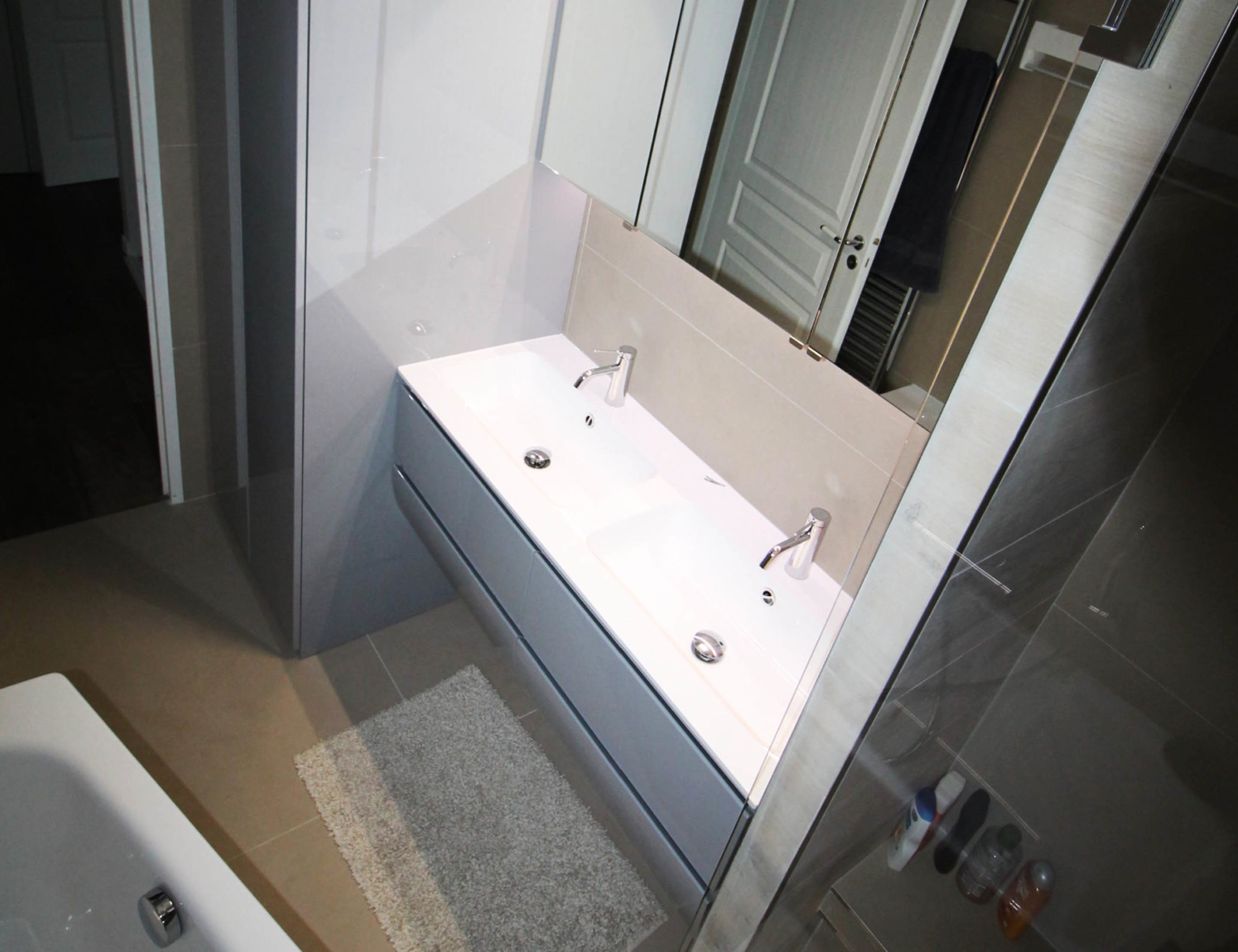 confiez la r&eacute;novation de votre salle de bain dans le 75007 &agrave; des experts ! b&eacute;n&eacute;ficiez d&rsquo;un accompagnement personnalis&eacute;, de conseils d&eacute;co et d&rsquo;un r&eacute;sultat sur-mesure pour transformer votre espace en un lieu moderne et fonctionnel.