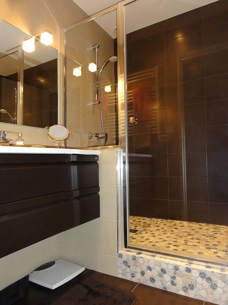 confiez la r&eacute;novation de votre salle de bain de luxe &agrave; paris 75007 &agrave; des experts. b&eacute;n&eacute;ficiez d&rsquo;un design haut de gamme, de mat&eacute;riaux d&rsquo;exception et d&rsquo;un accompagnement personnalis&eacute; pour un r&eacute;sultat unique et raffin&eacute;.