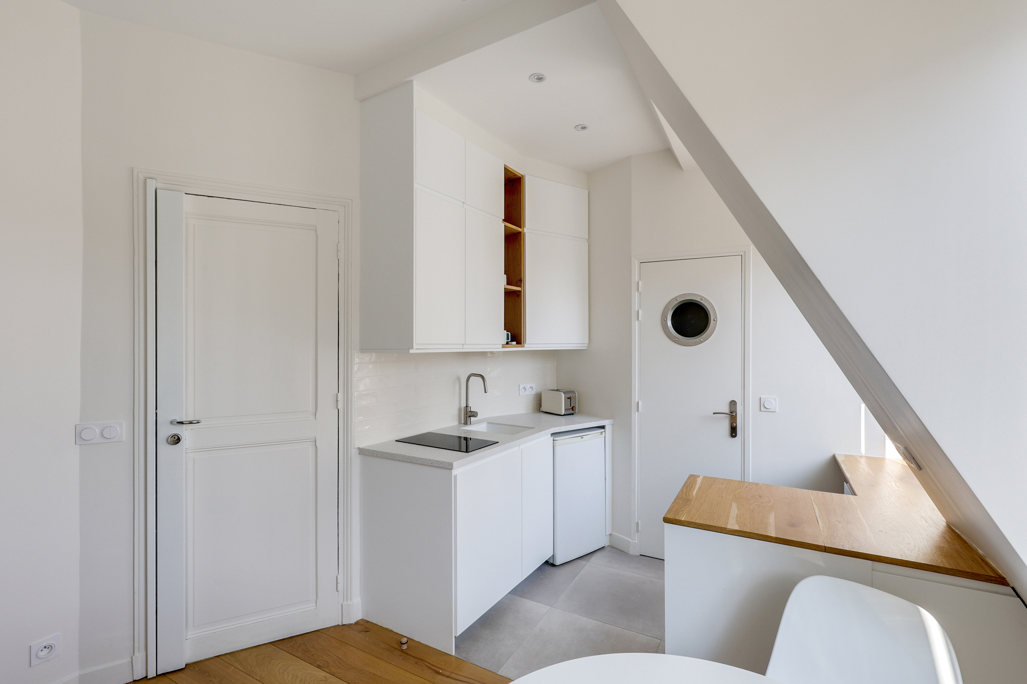 confiez la rénovation de votre studio à paris 7 à des experts. solutions sur mesure, conseils personnalisés et finitions soignées pour un espace moderne et fonctionnel au cœur du 7e arrondissement.