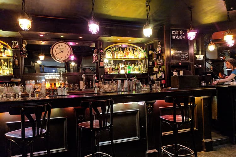 d&eacute;couvrez la restauration au charme parisien : une exp&eacute;rience culinaire authentique, m&ecirc;lant ambiance chaleureuse, d&eacute;cor &eacute;l&eacute;gant et plats traditionnels au c&oelig;ur de paris.