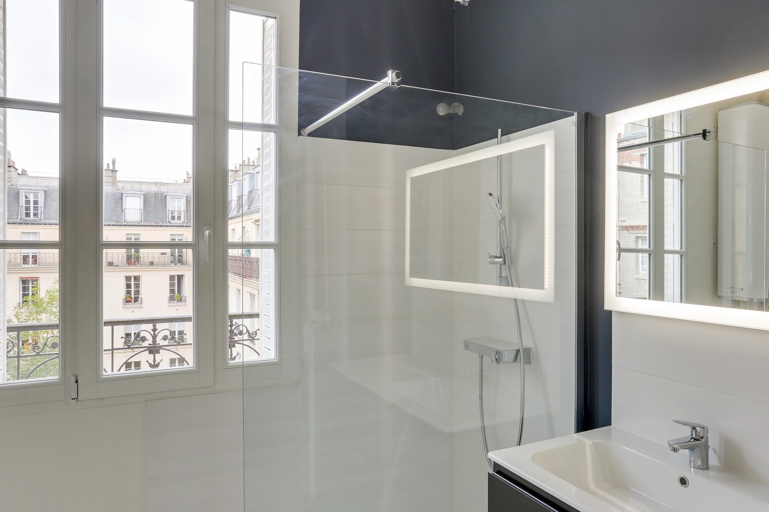 entreprise travaux d’intérieur Paris 75007 confiez vos travaux intérieurs à paris 75007 à des professionnels qualifiés. rénovation, aménagement, décoration : un service sur mesure pour valoriser votre espace de vie.
