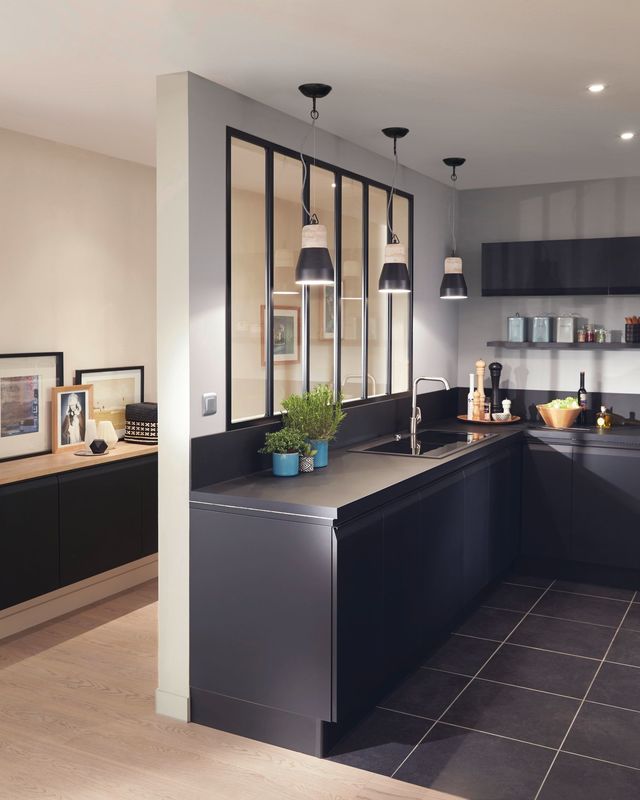 d&eacute;couvrez comment int&eacute;grer une verri&egrave;re dans votre cuisine &agrave; paris pour apporter style, lumi&egrave;re et modernit&eacute; &agrave; votre int&eacute;rieur. conseils, inspirations et r&eacute;alisations sur mesure.