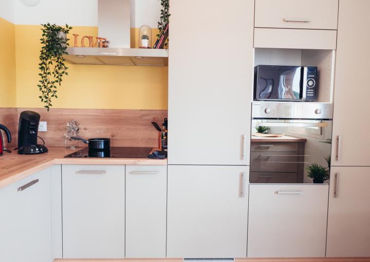 d&eacute;couvrez les avantages et inconv&eacute;nients d&rsquo;une cuisine ouverte ou ferm&eacute;e &agrave; paris 75007 pour mieux choisir l&rsquo;am&eacute;nagement qui correspond &agrave; vos besoins et &agrave; votre style de vie.