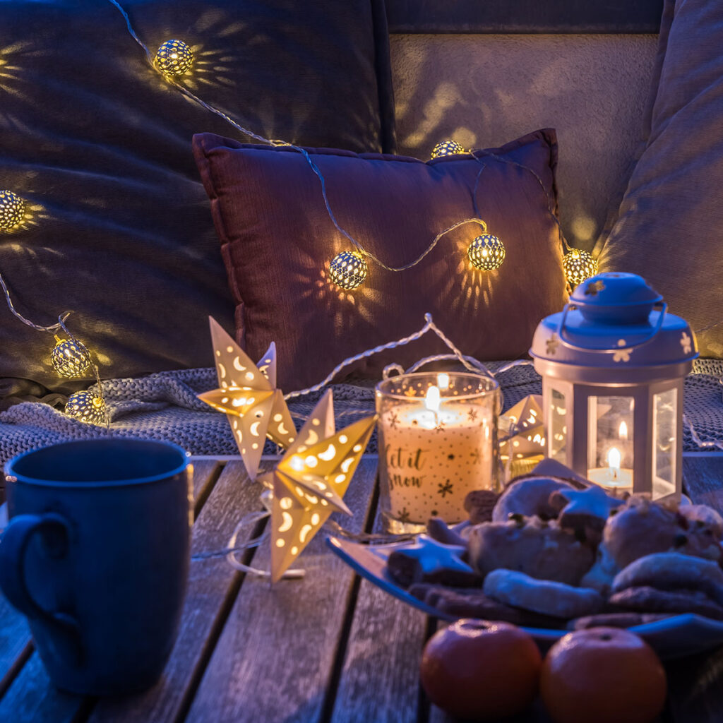 Éclairage du balcon ou terrasse au 7e : sécurité et ambiances découvrez nos idées et conseils pour un éclairage de balcon et terrasse qui allie esthétisme et fonctionnalité. créez une ambiance chaleureuse et conviviale pour profiter de vos soirées en extérieur.