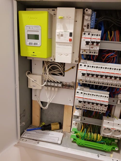 d&eacute;couvrez tout ce qu&rsquo;il faut savoir sur l&rsquo;installation et les avantages de la fibre optique en appartement : rapidit&eacute;, d&eacute;marches, &eacute;ligibilit&eacute; et conseils pour choisir la meilleure offre.