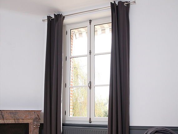 découvrez notre expertise en menuiseries intérieures à paris 7 : portes, placards, escaliers sur mesure et agencements de qualité pour sublimer votre intérieur.