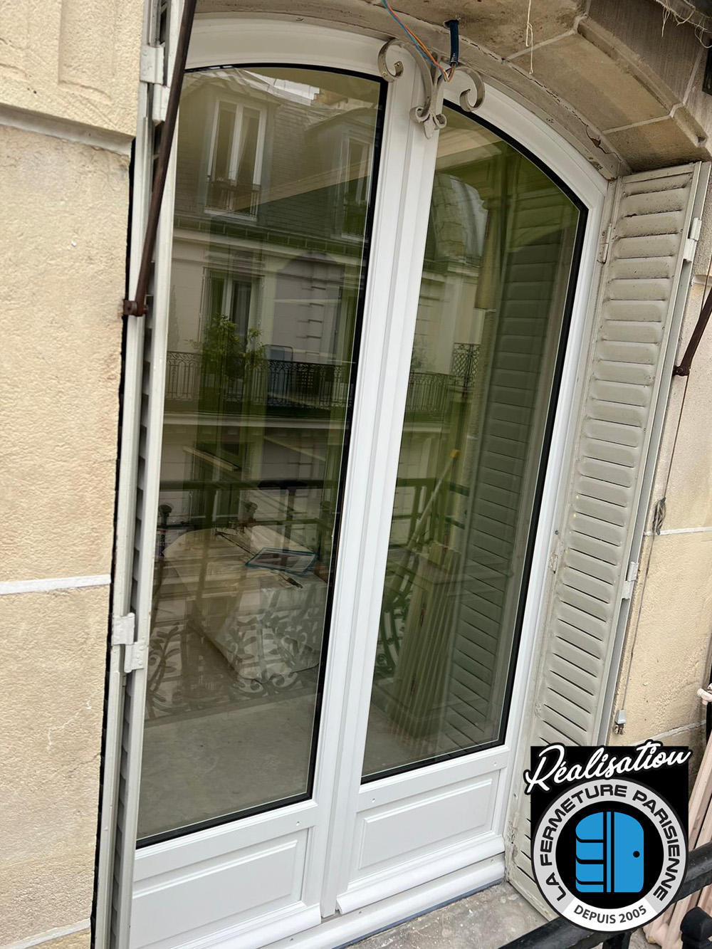 d&eacute;couvrez nos menuiseries sur mesure &agrave; paris 7e : fen&ecirc;tres, portes, placards et agencements personnalis&eacute;s. qualit&eacute;, savoir-faire et finitions haut de gamme pour sublimer votre int&eacute;rieur.