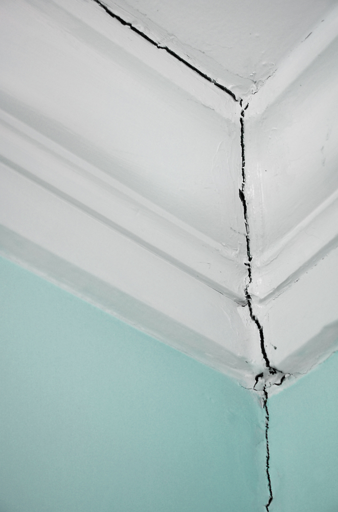 Peindre un plafond fissuré à paris 7 : bande armée et enduits besoin de peindre un plafond fissuré à paris 7 ? nos spécialistes prennent en charge la réparation et la peinture de plafonds abîmés pour un résultat durable et impeccable. devis gratuit !
