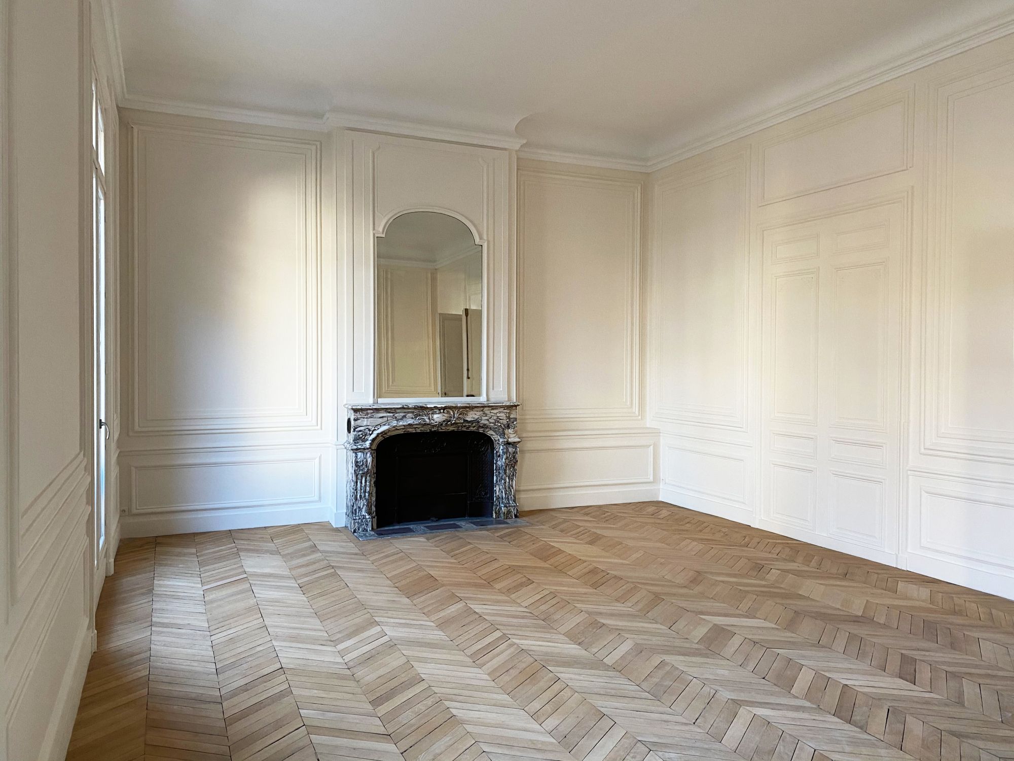 confiez votre rénovation intérieure à paris 75007 à notre équipe d'experts. nous transformons votre logement selon vos envies avec professionnalisme et savoir-faire. demandez votre devis gratuit !