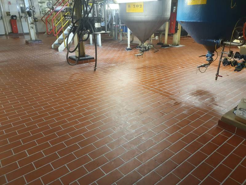 d&eacute;couvrez nos solutions de sols pour cuisine &agrave; paris : pose, r&eacute;novation et entretien adapt&eacute;s aux professionnels et particuliers. mati&egrave;res r&eacute;sistantes, design moderne et devis personnalis&eacute;.