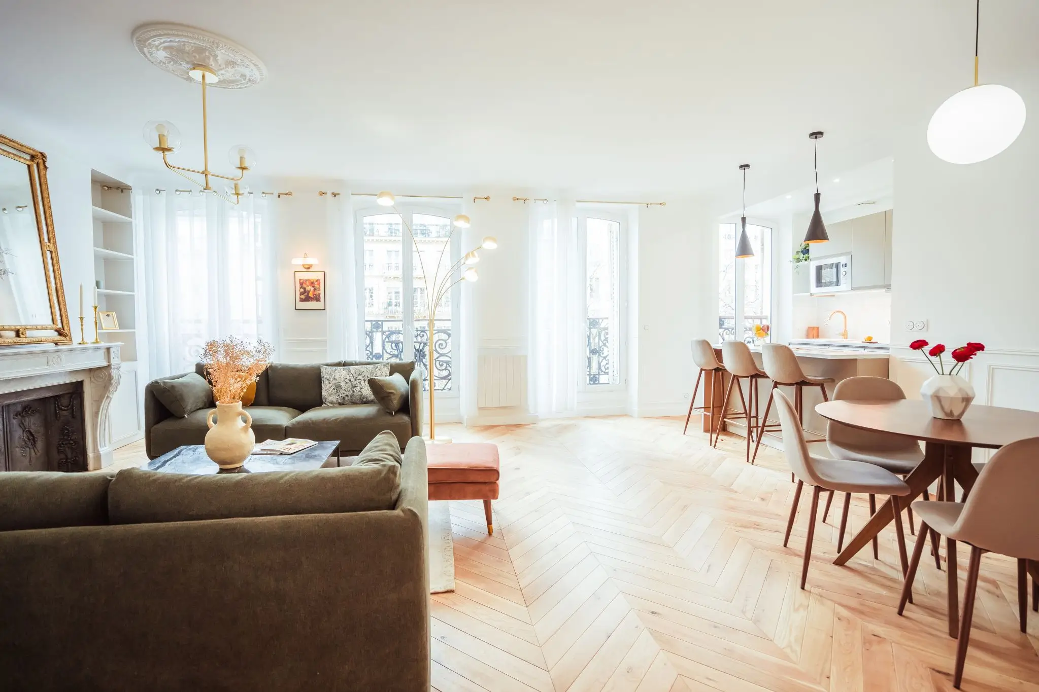 confiez la r&eacute;novation de votre appartement &agrave; paris en 2025 &agrave; des experts. d&eacute;couvrez nos services sur-mesure pour moderniser et valoriser votre espace, du devis &agrave; la r&eacute;alisation.